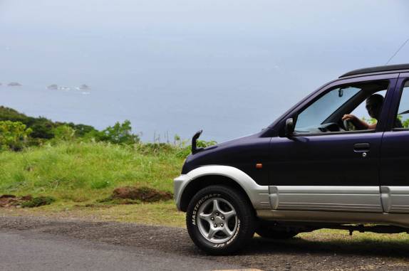 Dirigindo de Speyside à Crownpoint, em Tobago